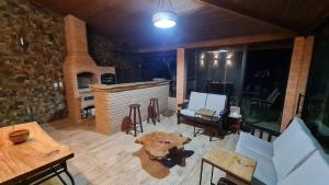 COM LAREIRA Recanto do Lago no Santa Bárbara Resort Residence