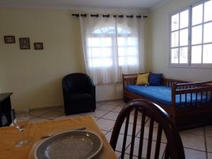 DUNAS BEACH - (Praia de Dunas e Forte) - Arejado e luminoso com amplo espaço esterno e churrasqueira.