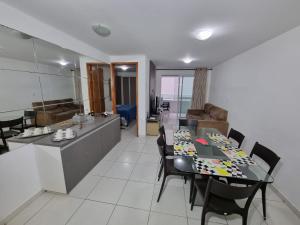 Apto Próximo Praia com 02 Quartos