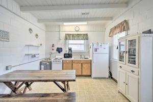 Steps to Ocean Breezy Myrtle Beach Bungalow!