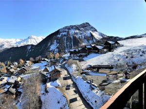 Appartement rénové au pied des pistes avec accès piscine - FR-1-267-198