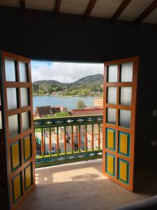 Balcones de la pradera by Hope