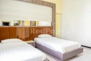 My Hommy Homestay Mitra RedDoorz - Keputih