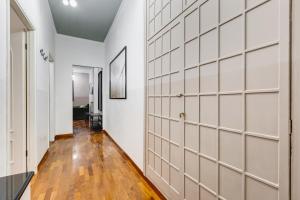 BMGA l Cozy Industrial Apartment in City Center