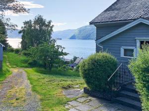 Holiday home Utvik II