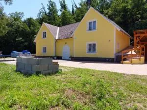 Welcoming holiday home near lake - تابولتسا