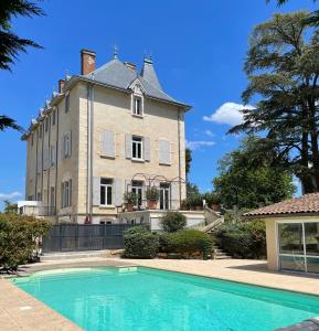 Appartement de charme dans château du XIXème