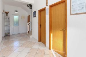 Apartment 6, first floor 