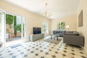 Superb villa with swimming pool & sauna