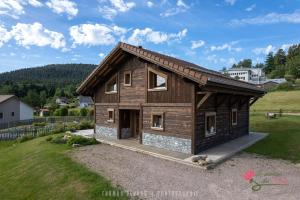 Chalets Le Domaine des Fleurs - Chalet La Reine des Pres : photos des chambres