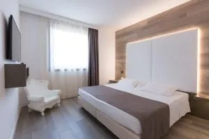 City Hotel & Suites - Bastardo