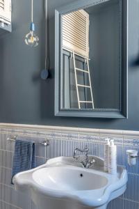 Dante Design Apartment by Wonderful Italy