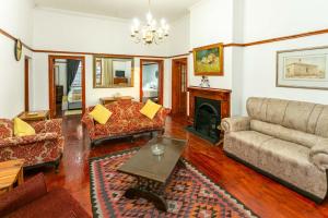 Ravenscliff Villa
