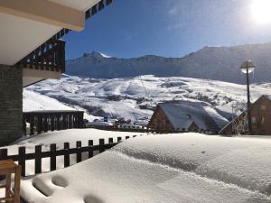 Appartements Appartement avec terrasse magnifique vue montagne : photos des chambres