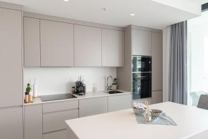 Brand New Modern 2 bedroom luxury apartment in Higueron West
