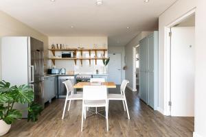 Camps Bay Village - Beach View Apartments