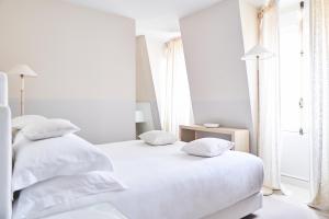 Executive Double Room room in Monsieur George Hotel & Spa - Champs-Elysées