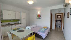 Rogoznica Seafront Apartment - Kalebova Luka