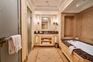 Fairmont King room in Fairmont Grand Hotel Kyiv