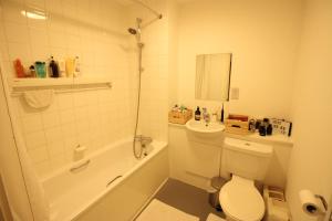 Spacious and airy 1 bedroom flat - Great location