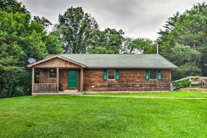 Pet-Friendly VA Home about 30 Mi to Shenandoah NP