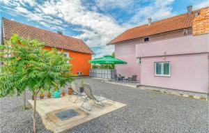 1 Bedroom Lovely Apartment In Otocac