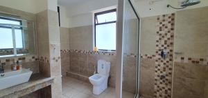 Penthouse Five - The Beautiful 3Br En-suite Apt