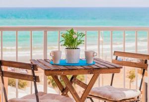 Seaview modern beach apartment - 4hvězdičkové hotely ve městě Guardamar del Segura