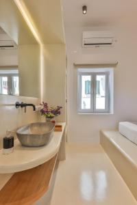 Olia island studio in Naxos town
