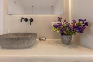 Olia island studio in Naxos town