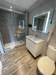 Maisons de vacances Chateau de la Berchere : Chambre Double Deluxe avec Douche