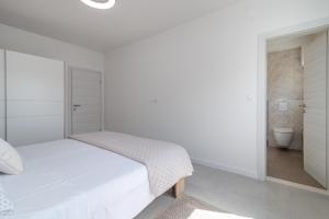 Adria Beach House - Lavendar