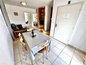 Apartments Lokunja