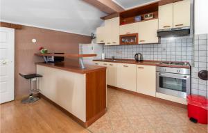 Stunning Apartment In Otocac With Wifi