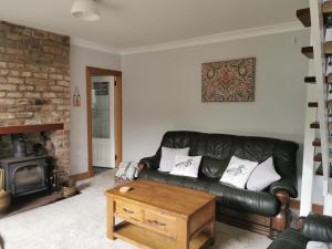 Arrochar Fern Cottage with Wood Burner & Loch View