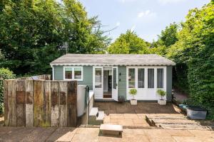 The Summerhouse, countryside retreat with private hot tub