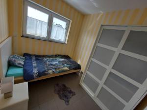 Several different rooms, newly furnished, in a new house in Vichten