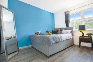 Delightful 2 BED APARTMENT for BICESTER OUTLET SHOPPING by Platinum Key Properties