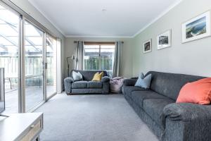 Beach Scene on Streeton