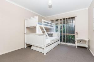 Beach Scene on Streeton