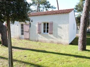 Maisons de vacances Maison Longeville-sur-Mer, 3 pieces, 5 personnes - FR-1-194-252 : photos des chambres