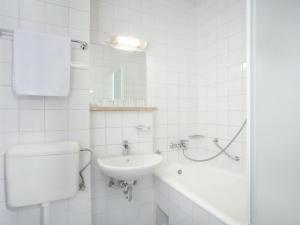 CIS01221 Lanterna Sunny Resort by Valamar Sunset Porec SB13SB 3 pax