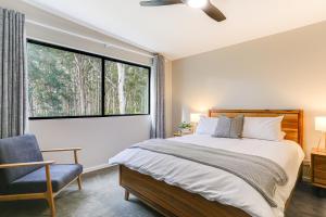 Karri Forest Vista-peaceful home with forest views