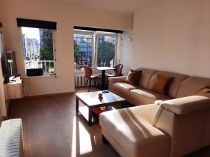 Lichtrijk en comfortabel hoekappartement met gratis parking en zeer centraal gelegen - Comme Chez Soi