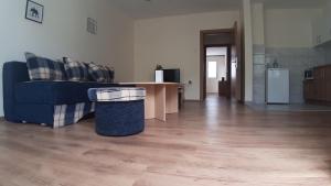 Apartment V