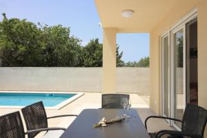 Villa Sunshine with private Hydromassage Pool near the beach