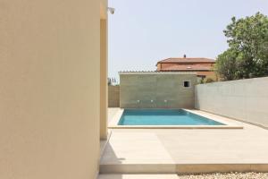 Villa Sunshine with private Hydromassage Pool near the beach