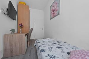 Flower Accommodation