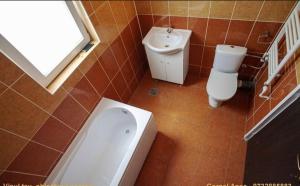 Închiriez Apartament Modern în Mamaia Nord, Zona-Summerland - Lângă Cluburile Fratelli și Nuba Beach