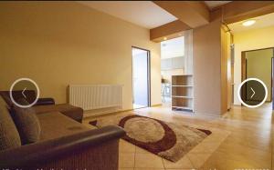 Închiriez Apartament Modern în Mamaia Nord, Zona-Summerland - Lângă Cluburile Fratelli și Nuba Beach